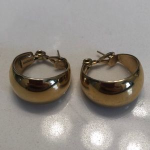 Gold earrings
